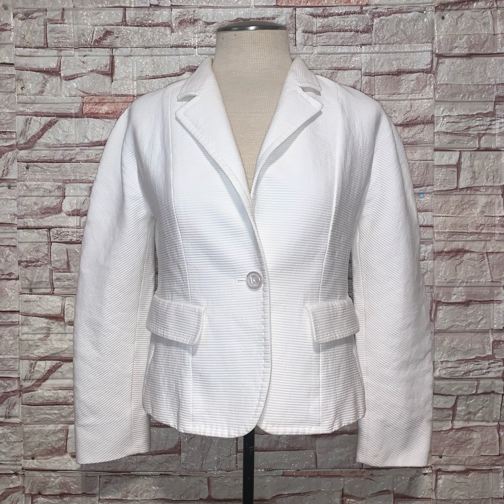 Max Mara women’s Italy Classic Fitted White Jacket Corduroy Resort Style Size 6